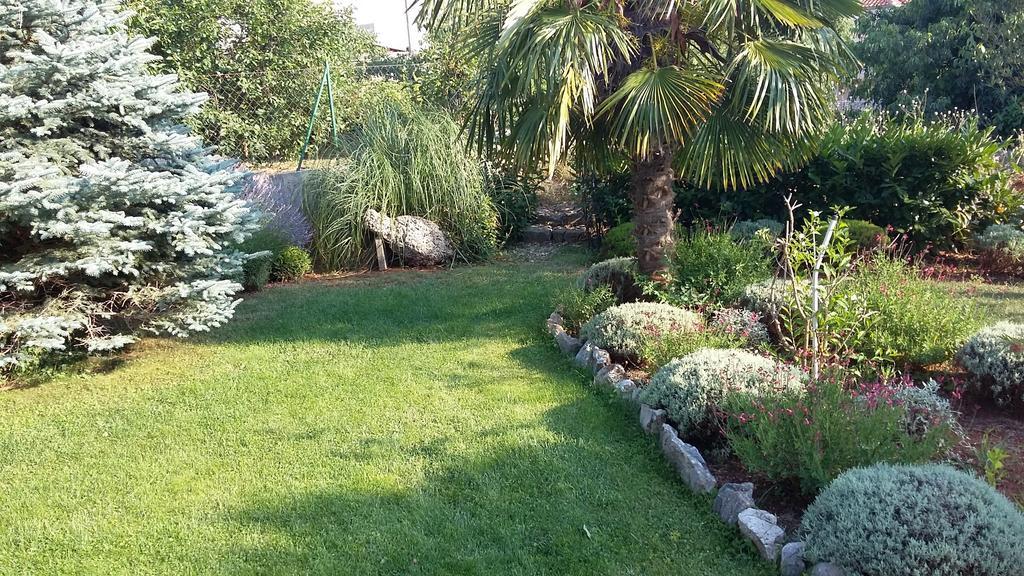 Apartment Oaza Mira Tribalj Rom bilde