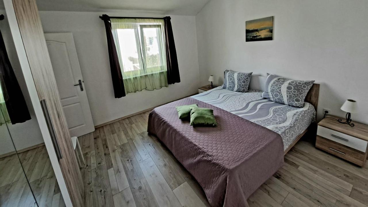Apartment Oaza Mira Tribalj Eksteriør bilde