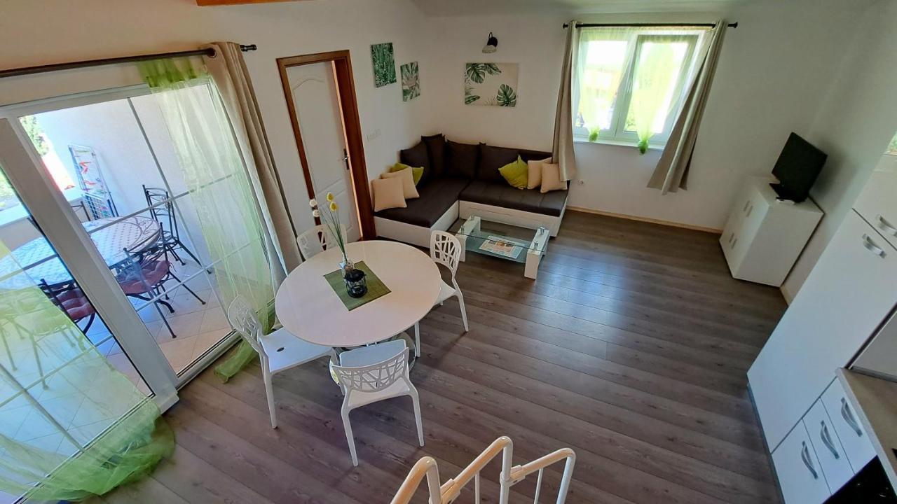 Apartment Oaza Mira Tribalj Eksteriør bilde