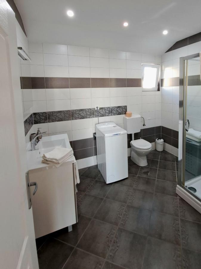 Apartment Oaza Mira Tribalj Eksteriør bilde