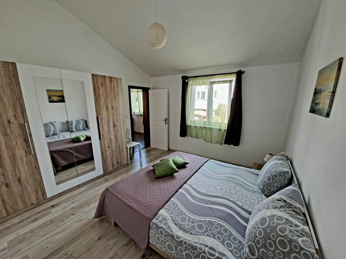 Apartment Oaza Mira Tribalj Eksteriør bilde